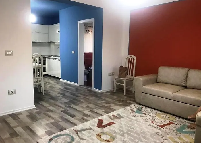 Marta's * تيرانا